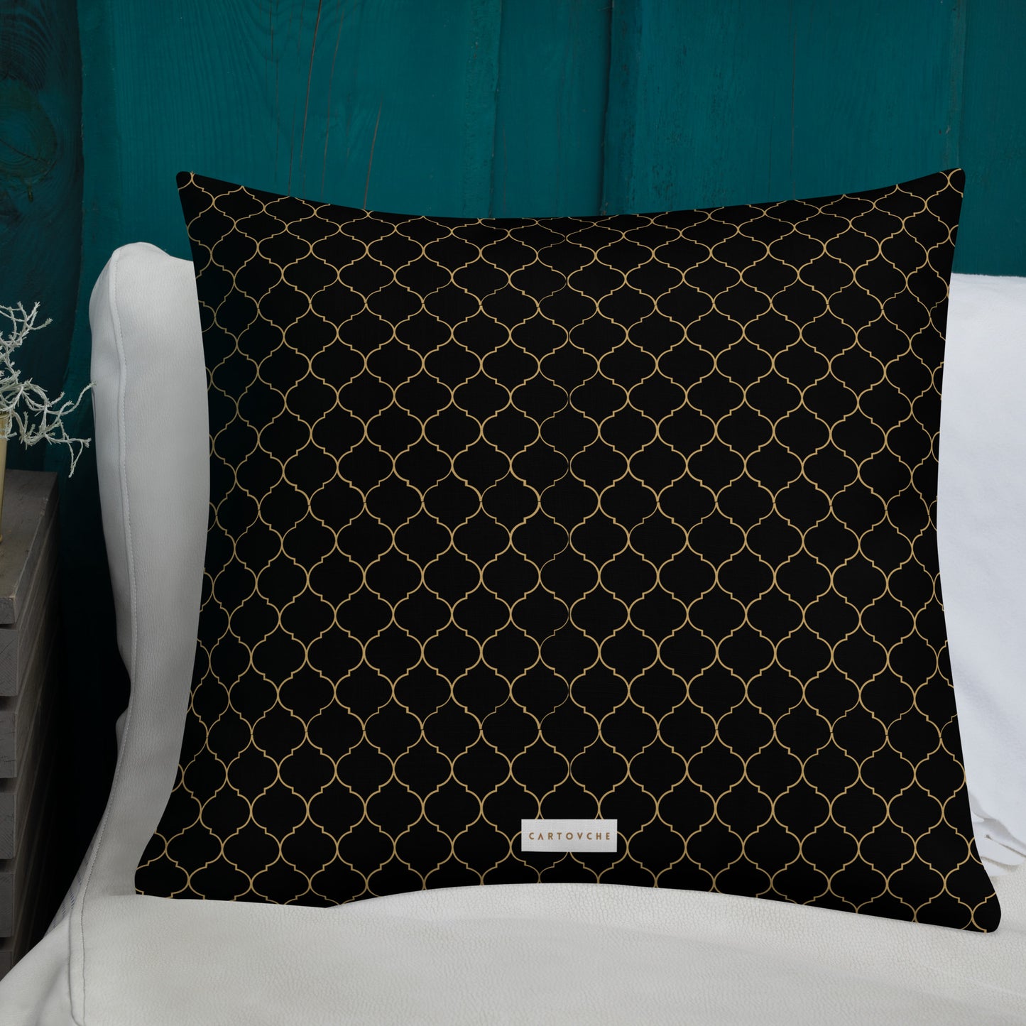 'Gold Quatrefoil' Cushion